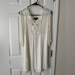 White dress: Naif, S